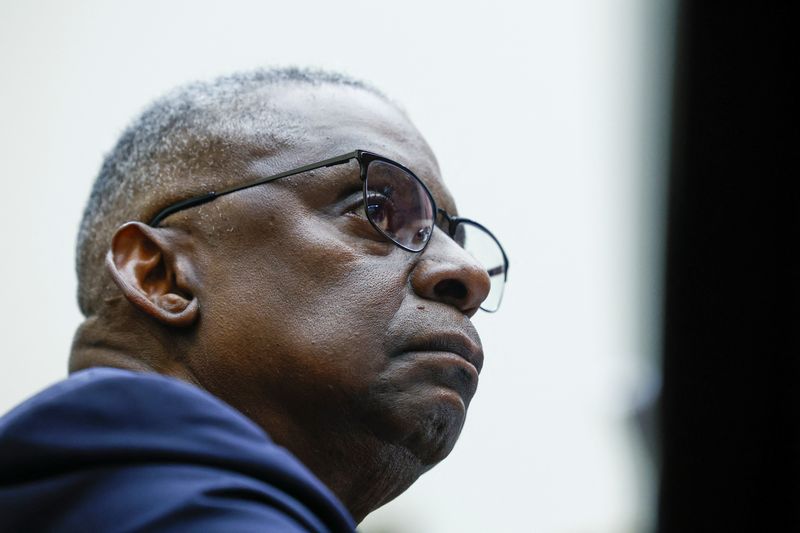&copy; Reuters. U.S. Defense Secretary Lloyd Austin testifies before a House Armed Services Committee hearing about his failure to disclose his cancer diagnosis and subsequent hospitalizations, on Capitol Hill in Washington, U.S., February 29, 2024. REUTERS/Evelyn Hockst