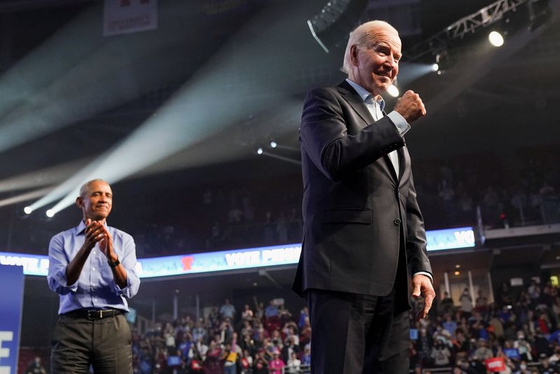 &copy; Reuters. Joe Biden e Barack Obama na Philadelphia
 5/11/2022   REUTERS/Kevin Lamarque