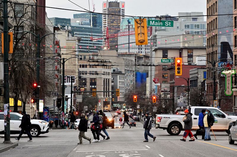 © Reuters. FILE PHOTO: : A view of East Hastings street in Downtown Eastside of Vancouver, British Columbia, Canada January 31, 2023. REUTERS/Jennifer Gauthier/File Photo