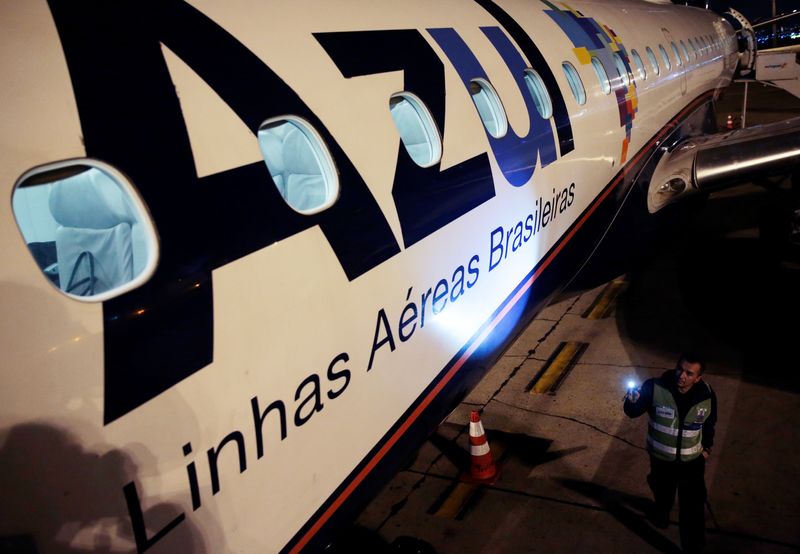 &copy; Reuters. Avião Embraer 190 da Azul no Aeroporto de Guarulhos, Brasil
11/07/2018
REUTERS/Leonardo Benassatto