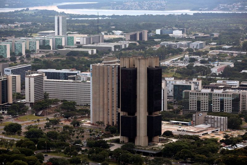 &copy; Reuters. FILE PHOTO: An aerial view shows the headquarters of the Central Bank of Brazil (C) in Brasilia January 20, 2014. Brasilia is one of the Host Cities for the 2014 World Cup in Brazil.  REUTERS/Ueslei Marcelino/File Photo
