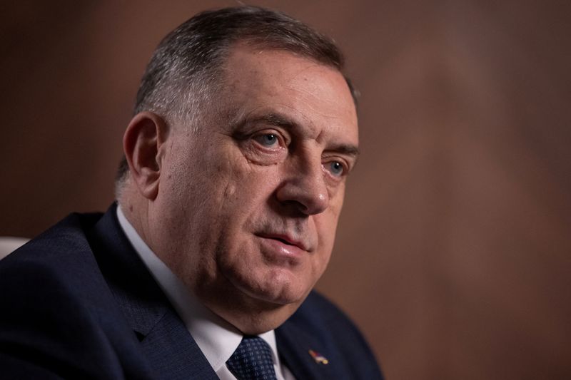 &copy; Reuters. FILE PHOTO: President of Republika Srpska (Serb Republic) Milorad Dodik speaks during an interview with Reuters in his office in Banja Luka, Bosnia and Herzegovina January 8, 2024. REUTERS/Marko Djurica/File Photo