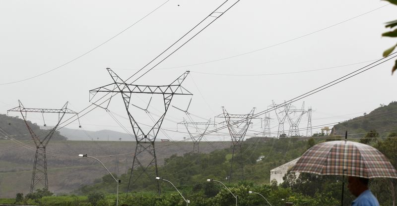 &copy; Reuters. Torres de transmissão de energia em Minas Gerais
14/01/2013
REUTERS/Paulo Whitaker