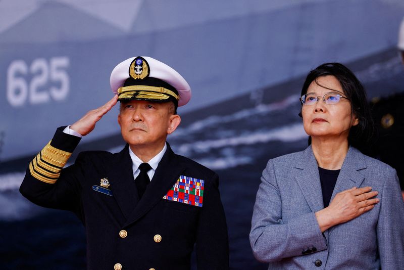&copy; Reuters. FILE PHOTO: Taiwan President Tsai Ing-wen and Taiwan Navy Commander Tang Hua attend the delivery ceremony of six made-in-Taiwan Tuo Chiang-class corvettes at a port in Yilan, Taiwan March 26, 2024. REUTERS/Ann Wang/File Photo