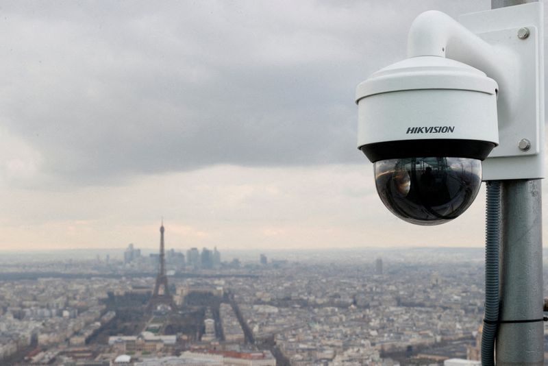 &copy; Reuters. FILE PHOTO: A view shows a surveillance camera as French police start to test artificial intelligence-assisted video surveillance of crowds in the run-up to the Olympics in Paris, France, March 6, 2024. REUTERS/Abdul Saboor/File Photo