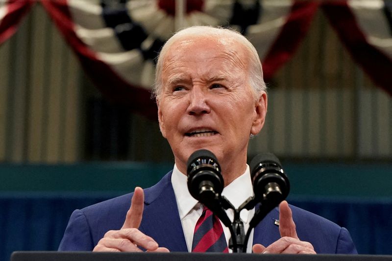 © Reuters. FILE PHOTO: U.S. President Joe Biden speaks during his visit at the Chavis Community Center in Raleigh, North Carolina, U.S., March 26, 2024. REUTERS/Elizabeth Frantz/File Photo