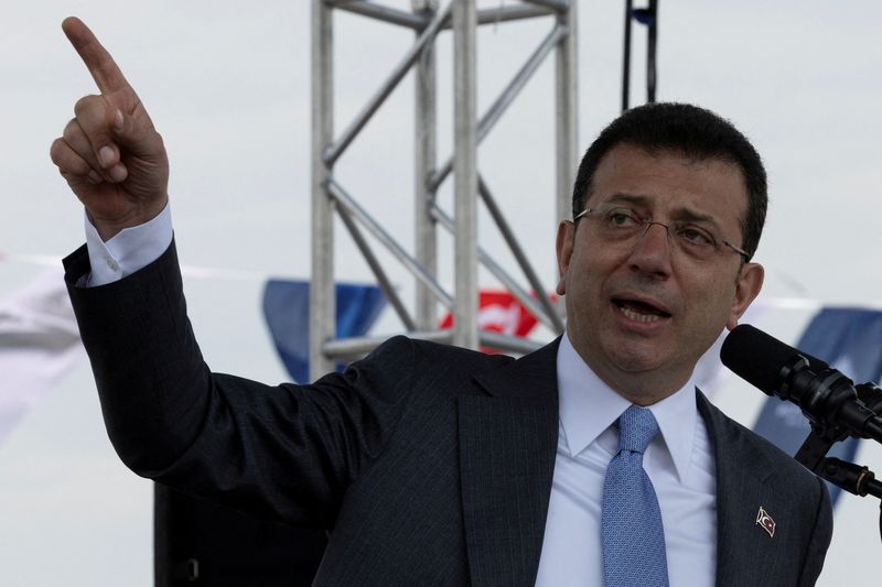 &copy; Reuters. FILE PHOTO: Istanbul's mayor Ekrem Imamoglu speaks during a campaign event ahead of the local elections in Istanbul, Turkey, March 19, 2024. REUTERS/Umit Bektas/File Photo