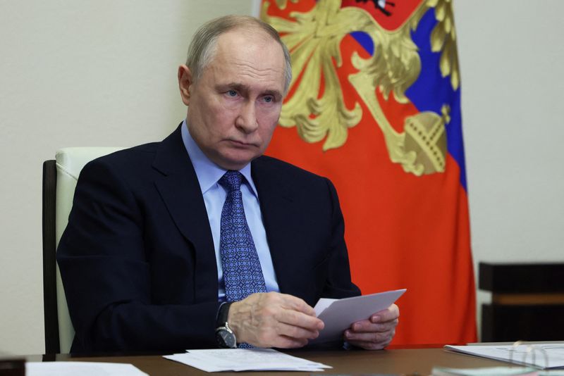 &copy; Reuters. 　３月３１日、ロシアのプーチン大統領が春の徴兵に関する法令に署名し、１５万人が徴集されることが、同日に大統領府のウェブサイトに掲載された文書で分かった。モスクワで３月２８
