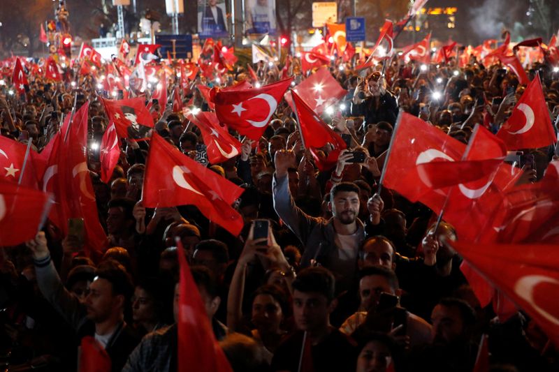 &copy; Reuters. 　３月３１日に投開票されたトルコ統一地方選挙は、最大都市イスタンブールなど多くの市長選で野党が勝利し、エルドアン大統領と与党・公正発展党（ＡＫＰ）に大きな打撃となった。４
