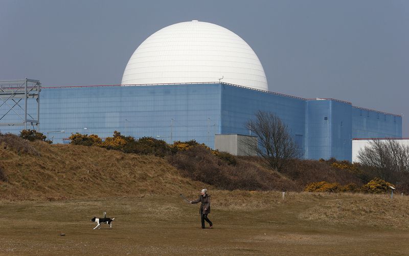 © Reuters. 　３月２９日、アラブ首長国連邦（ＵＡＥ）は欧州の原子力インフラへの投資を巡り英国を含む欧州諸国と接触している。写真はイギリスのサイズウェル原子力発電所の「サイズウェルB」。イギリスのサフォークで２０１３年４月撮影（２０２４　ロイター／Suzanne Plunkett）
