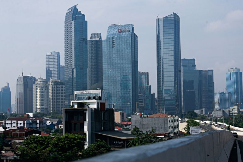© Reuters. FILE PHOTO: A general view of the skyline of Jakarta, the capital city of Indonesia, August 5, 2021. REUTERS/Ajeng Dinar Ulfiana/File Photo