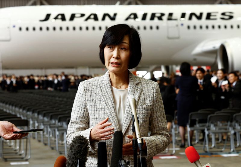 &copy; Reuters. 　４月１日、 日本航空（ＪＡＬ）は、グループ入社式を開催し、同日就任した鳥取三津子新社長は、過去の倒産経験から「チャレンジに会社として少し臆病なところがある」と指摘した上