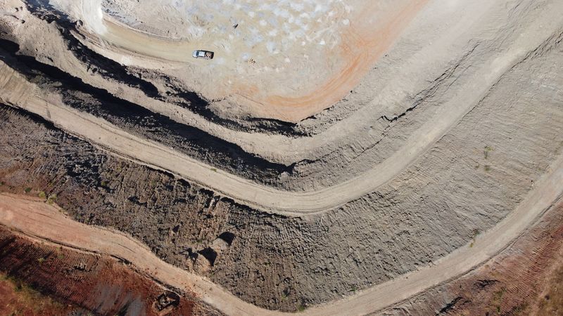 &copy; Reuters. Vista muestra la producción de Sigma Lithium Corp SGML.V en la mina Grota do Cirilo en Itinga, en el estado de Minas Gerais, Brasil 18 de abril 2023. REUTERS/Washington Alves 