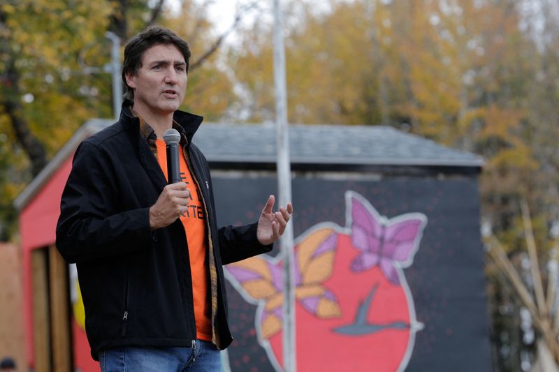 &copy; Reuters. FILE PHOTO: Canada's Prime Minister Justin Trudeau speaks at a gathering on the National Day for Truth and Reconciliation in Lac La Ronge, Saskatchewan, Canada, September 30, 2023. REUTERS/Valerie Zink/File Photo