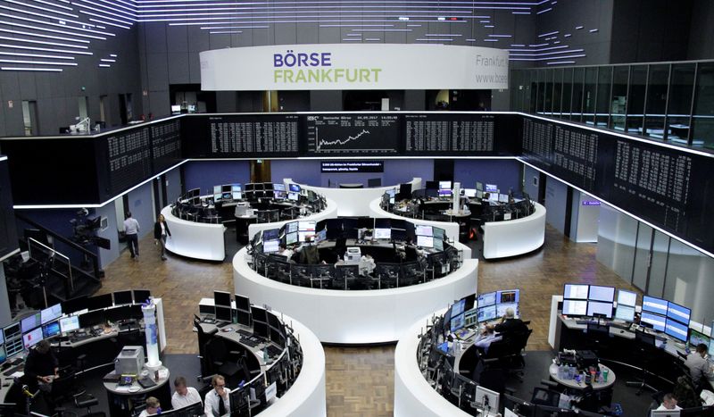 &copy; Reuters. Des traders à la Bourse de Francfort, en Allemagne. /Photo prise le 4 septembre 2017/REUTERS