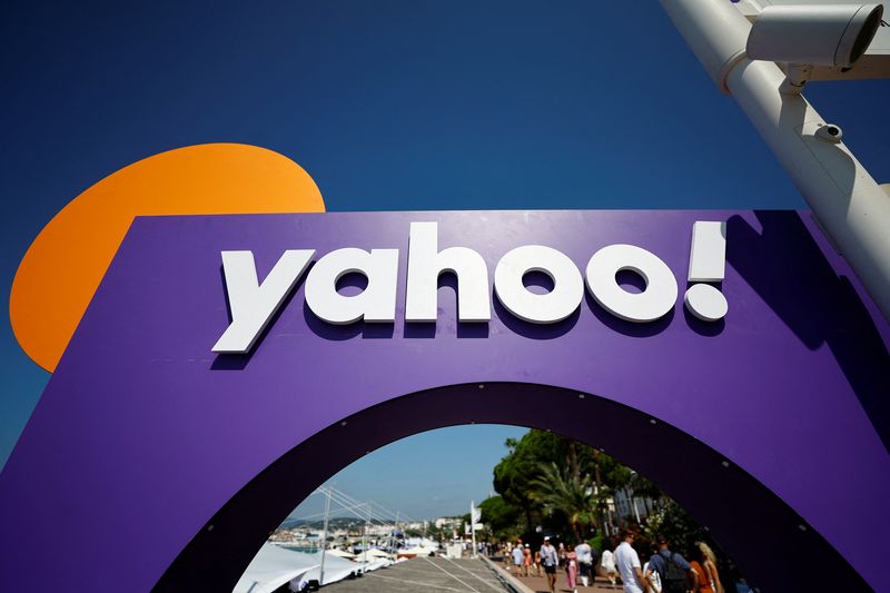 &copy; Reuters. FILE PHOTO: A Yahoo logo is seen during the Cannes Lions International Festival of Creativity in Cannes, France, June 19, 2023. REUTERS/Eric Gaillard/File Photo