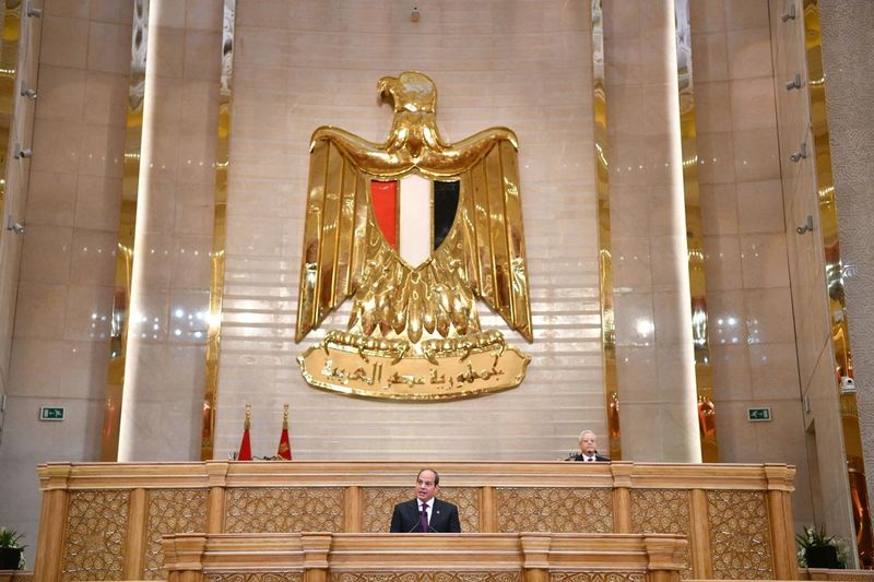 © Reuters. Egyptian President Abdel Fattah al-Sisi speaks during his swearing for his third term in a ceremony at the new Egyptian Parliament building in the New Administrative Capital (NAC) in the east of Cairo, Egypt April 2, 2024. The Egyptian Presidency/Handout via REUTERS  