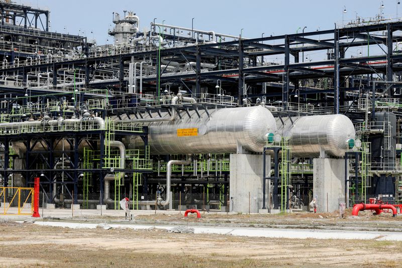 &copy; Reuters. Una vista della raffineria di petrolio Dangote appena entrata in funzione a Ibeju-Lekki, Lagos, Nigeria, 22 maggio 2023. REUTERS/Temilade Adelaja