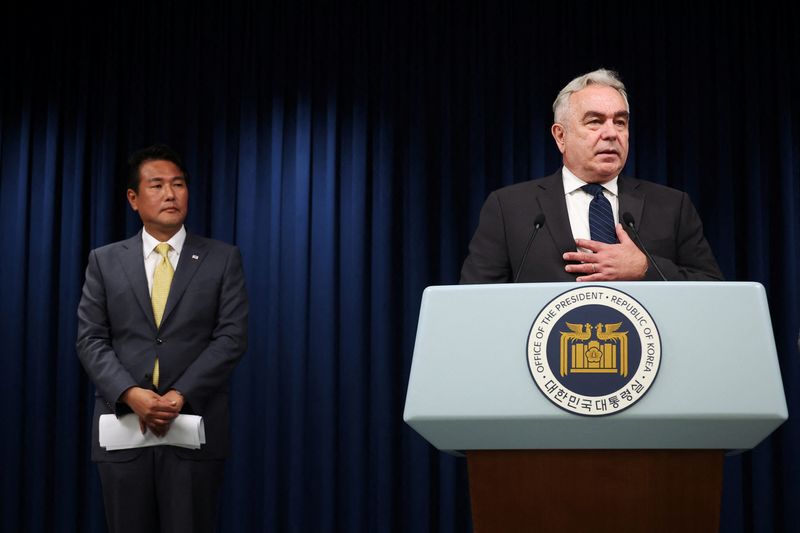 &copy; Reuters. FILE PHOTO: U.S. National Security Council Coordinator for Indo-Pacific Affairs Kurt Campbell speaks as Principal Deputy National Security Adviser Kim Tae-hyo looks on during a press conference at the Presidential Office in Seoul, South Korea, July 18, 20