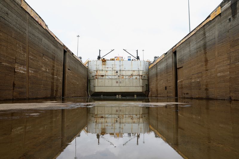 &copy; Reuters. FILE PHOTO: A view of the dry chamber of the West Lane of Pedro Miguel locks during its periodical maintenance at the Panama Canal, in Panama City, Panama May 12, 2023. REUTERS/Aris Martinez/File Photo