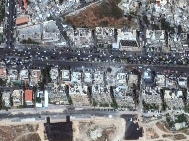 &copy; Reuters. صورة قمر صناعي تظهر السفارة والقنصلية الإيرانية بعد غارة إسرائيلية مشتبه بها في دمشق بسوريا يوم الثلاثاء في صورة لرويترز.