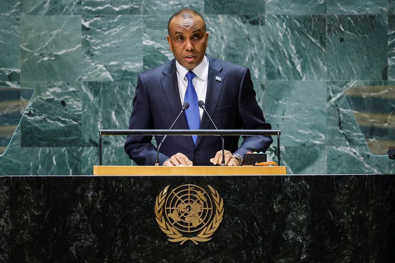 &copy; Reuters. رئيس الوزراء الصومالي حمزة عبدي بري يتحدث خلال اجتماع الجمعية العمومية للأمم المتحدة في نيويورك يوم 23 سبتمبر أيلول 2023. تصوير: إدواردو مونوز 