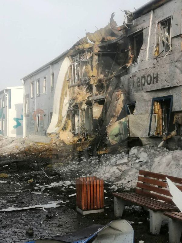 &copy; Reuters. FILE PHOTO: A view of a damaged building following a Ukrainian drone attack, amid Russia's attack on Ukraine, in Yelabuga, Tatarstan, Russia in this handout picture released April 2, 2024.  Ostorozhno Novosti/Handout via REUTERS