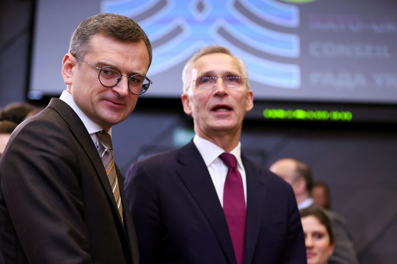 &copy; Reuters. Ukraine's Foreign Minister Dmytro Kuleba and NATO Secretary General Jens Stoltenberg take part in a meeting of the NATO-Ukraine Council in the Foreign Ministers' session at the Alliance's headquarters in Brussels, Belgium April 4, 2024. REUTERS/Johanna Ge