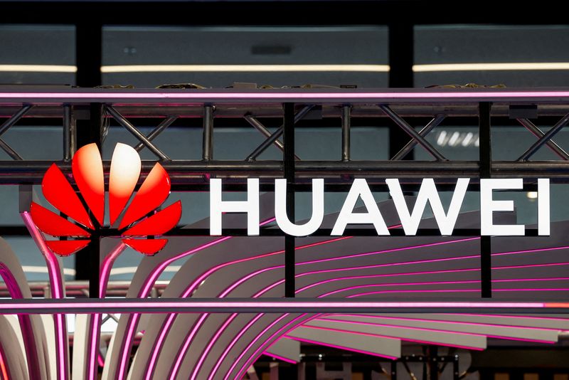 &copy; Reuters. FILE PHOTO: A logo for Huawei is seen during the KubeCon + CloudNativeCon Europe hosted by the Cloud Native Computing Foundation (CNCF) in Paris, France, March 20, 2024. REUTERS/Benoit Tessier/File Photo