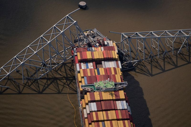 &copy; Reuters. View of the Dali cargo vessel which crashed into the Francis Scott Key Bridge causing it to collapse in Baltimore, Maryland, U.S., April 4, 2024. REUTERS/Nathan Howard