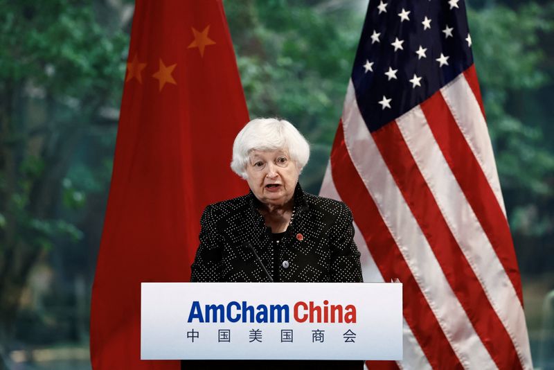 © Reuters. U.S. Treasury Secretary Janet Yellen speaks during an event by the American Chamber of Commerce in China (AmCham China) in Guangzhou, Guangdong province, China April 5, 2024. REUTERS/Tingshu Wang