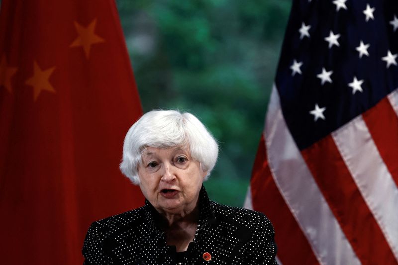 © Reuters. U.S. Treasury Secretary Janet Yellen speaks during an event by the American Chamber of Commerce in China (AmCham China) in Guangzhou, Guangdong province, China April 5, 2024. REUTERS/Tingshu Wang