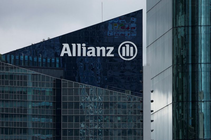 &copy; Reuters. The logo of Allianz SE is displayed on the company building in Puteaux at the financial and business district of La Defense near Paris, France, March 13, 2024. REUTERS/Gonzalo Fuentes/File Photo