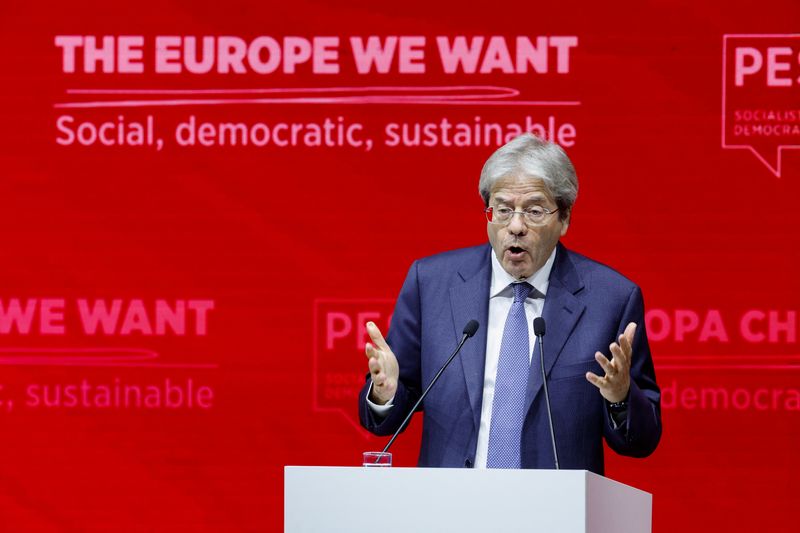 &copy; Reuters. European Commissioner for Economy Paolo Gentiloni speaks during the election congress of the Party of European Socialists (PES), in Rome, Italy March 2, 2024. REUTERS/Remo Casilli/File Photo