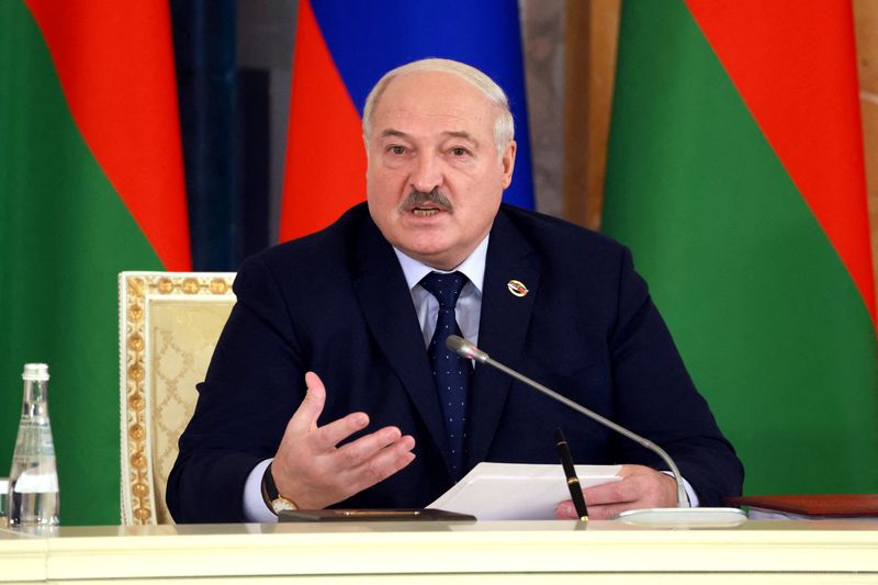 © Reuters. FILE PHOTO: Belarusian President Alexander Lukashenko attends a meeting of the Supreme State Council of Russia-Belarus Union State in Saint Petersburg, Russia, January 29, 2024. Sputnik/Vyacheslav Prokofyev/Pool via REUTERS