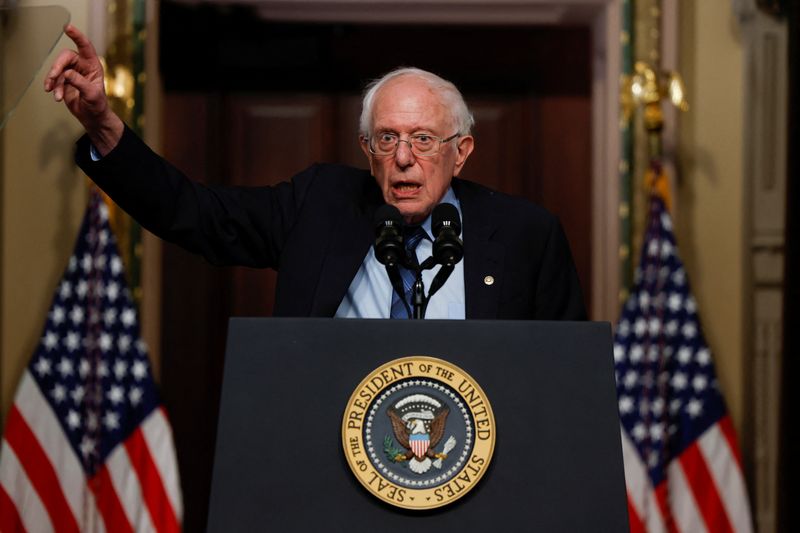 © Reuters. FILE PHOTO: U.S. Senator Bernie Sanders (I-VT) gestures while delivering remarks on lowering healthcare costs, in the Indian Treaty Room of the Eisenhower Executive Office building, at the White House complex in Washington, U.S., April, 3, 2024. REUTERS/Evelyn Hockstein/File Photo