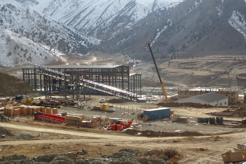 &copy; Reuters. FILE PHOTO: A view shows facilities under construction, which are owned by TALCO Gold Chinese-Tajik antimony and gold mining joint venture, at the Konchoch deposit in western Tajikistan November 3, 2021. REUTERS/Nazarali Pirnazarov/File Photo
