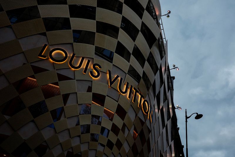 &copy; Reuters. A logo of Louis Vuitton is displayed on a Louis Vuitton store on the Champs-Elysees avenue in Paris, France, March 30, 2024. REUTERS/Gonzalo Fuentes/File Photo