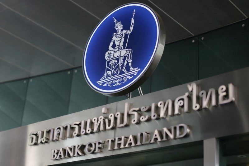 &copy; Reuters. 　３月９日、タイのセター首相は、中央銀行が１０日の金融政策決定会合で利下げすることを期待していると述べた。写真はバンコクにあるタイ中央銀行のロゴ。２０１６年４月撮影（２０