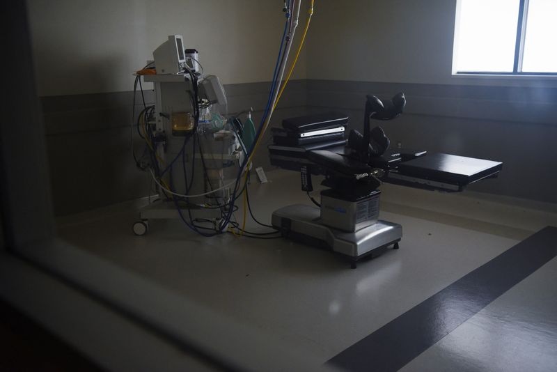 &copy; Reuters. FOTO DE ARCHIVO: Un quirófano vacío en una clínica abortista estadounidense el 16 de agosto, 2022.  REUTERS/Callaghan O'Hare/Foto de Archivo