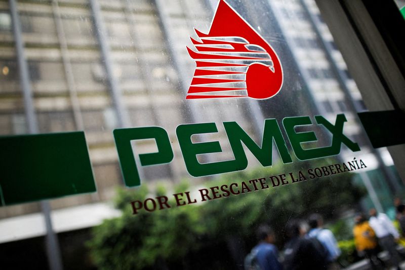 &copy; Reuters. FILE PHOTO: The logo of Petroleos Mexicanos (Pemex) is pictured at the company's headquarters in Mexico City, Mexico July 26, 2023. REUTERS/Raquel Cunha/File Photo
