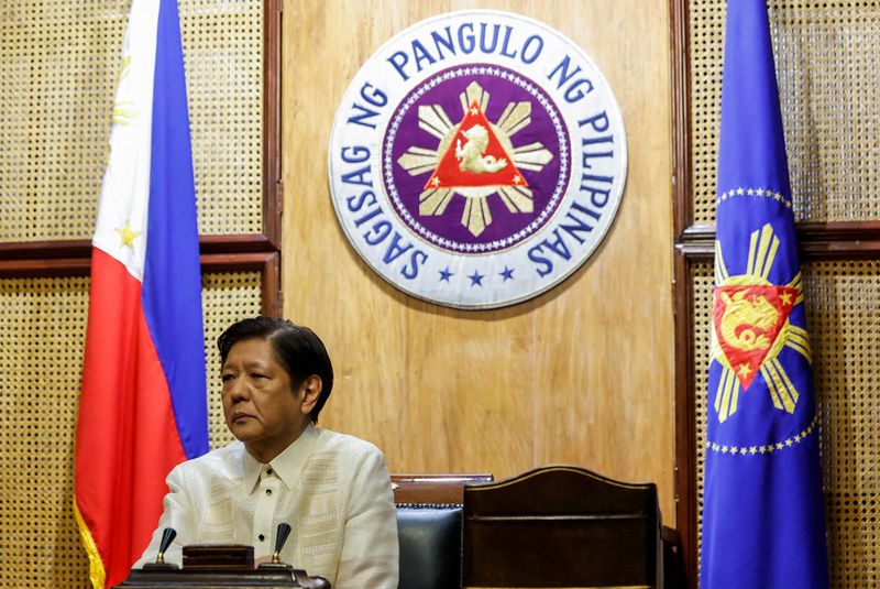 &copy; Reuters. 　フィリピンのマルコス大統領（写真）は１０日、ワシントンで１１日に予定される日米首脳との３者会談について、南シナ海の安全保障と航行の自由維持に向けた協力で合意する見通しだ