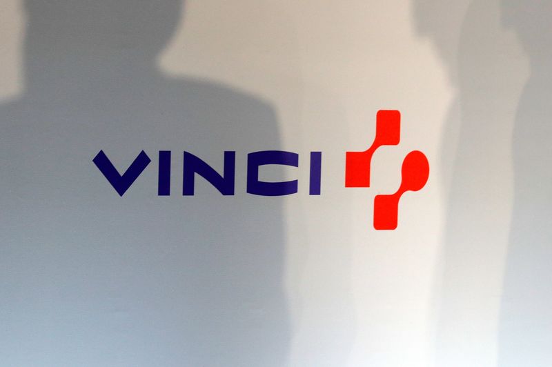 &copy; Reuters. The logo of Vinci is pictured during the company's 2017 annual results presentation in Paris, France, February 8, 2018. REUTERS/Philippe Wojazer/File Photo