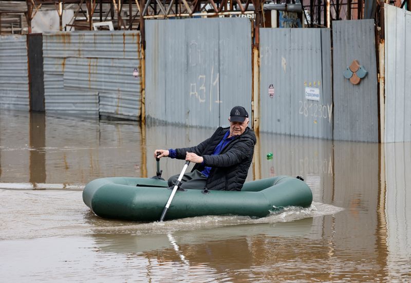 &copy; Reuters. Enchente em Oremburgo
 10/4/2024  REUTERS/Maxim Shemetov