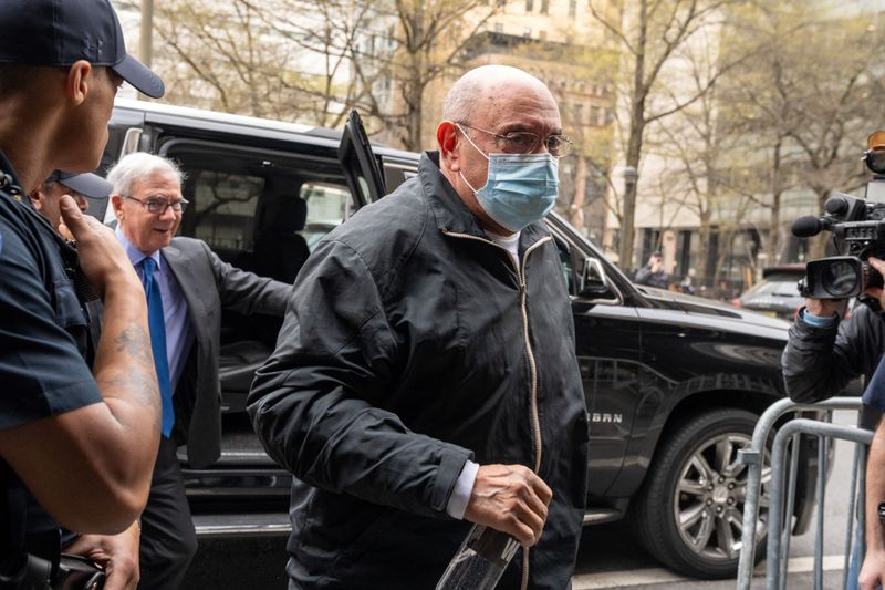 © Reuters. The Trump Organization’s former Chief Financial Officer Allen Weisselberg arrives at the criminal court in New York City, U.S., April 10, 2024. REUTERS/David Dee Delgado