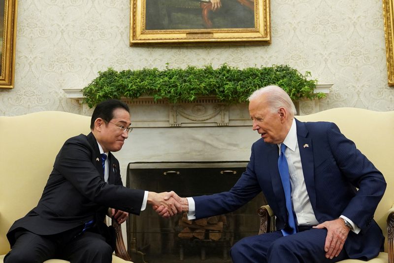 &copy; Reuters. 岸田文雄首相は、米首都ワシントンのホワイトハウスでバイデン大統領と会談した。１０日、ホワイトハウスで撮影（２０２４年　ロイター/Kevin Lamarque）