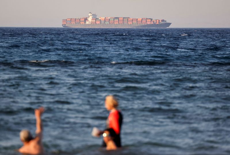 &copy; Reuters. A container ship crosses the Gulf of Suez towards the Red Sea before entering the Suez Canal, in Al-'Ain al-Sokhna, in Suez, Egypt, July 30, 2023. REUTERS/Mohamed Abd El Ghany/FILE PHOTO