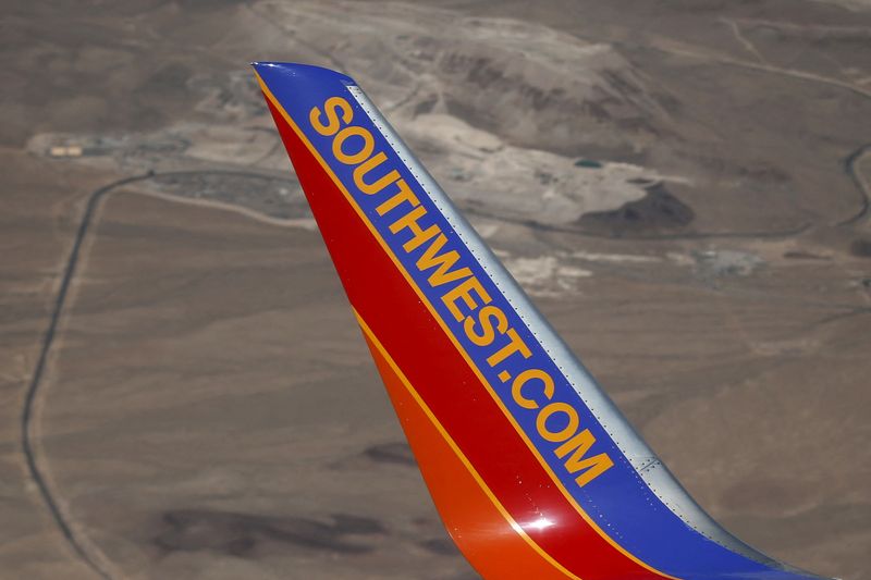 &copy; Reuters. FILE PHOTO: A Southwest Airlines plane flies over Nevada, United States April 23, 2015. REUTERS/Lucy Nicholson/File Photo