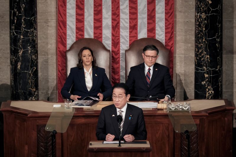 &copy; Reuters. 岸田文雄首相は１１日、米議会の上下両院合同会議で演説し、日本も米国とともに国際秩序を守る義務を負うと強調した。（２０２４年　ロイター/Michael A. McCoy）