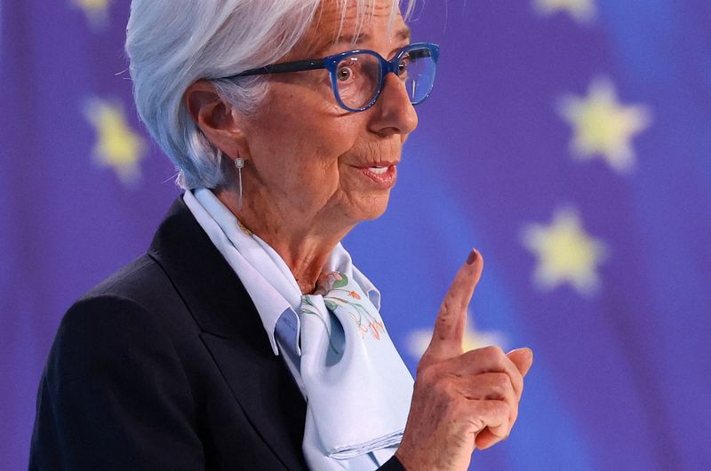 &copy; Reuters. FILE PHOTO: European Central Bank President Christine Lagarde speaks during a press conference following the Governing Council's monetary policy meeting, in Frankfurt, Germany April 11, 2024. REUTERS/Kai Pfaffenbach/File Photo